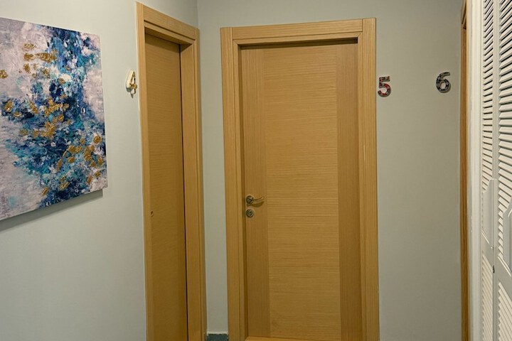 Room 42 of 121