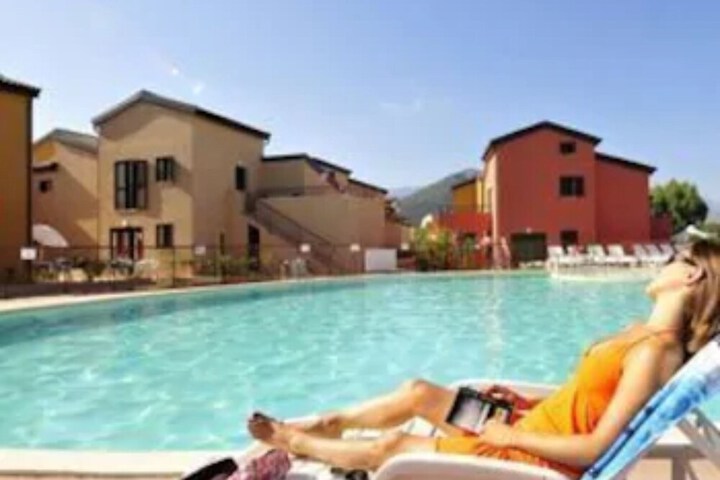 Pools & Facilities