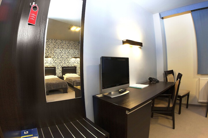 Room 7 of 70