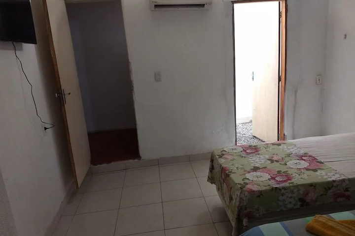 Room 3 of 20