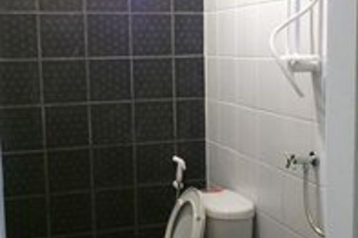 Room 6 of 38