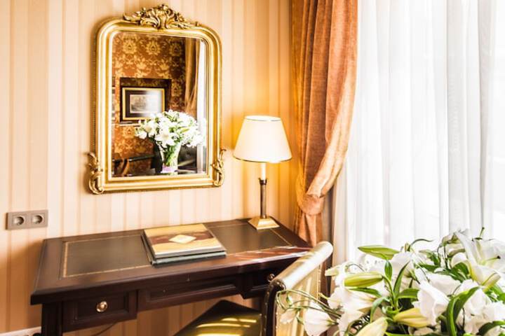 Room amenity