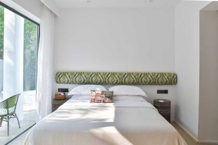 Miyue Shenzhen Tuscan Seascape Holiday