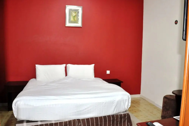 Room 3 of 18