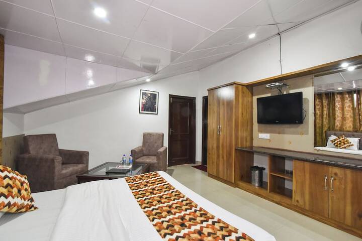 Room 9 of 25