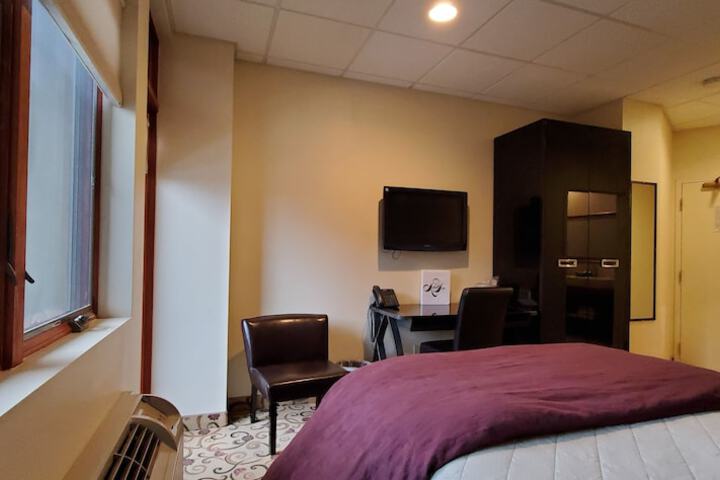 Room 69 of 206