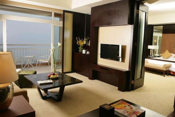 Room 8 of 31