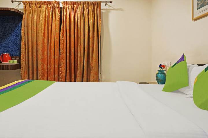 Room 14 of 42