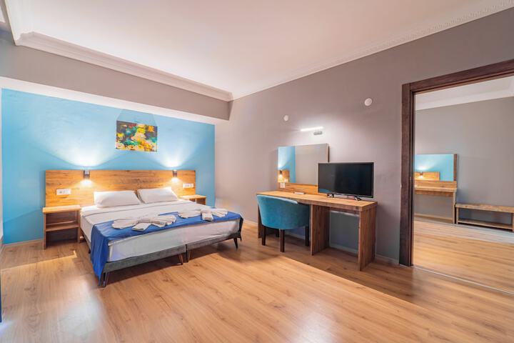 Room 13 of 74