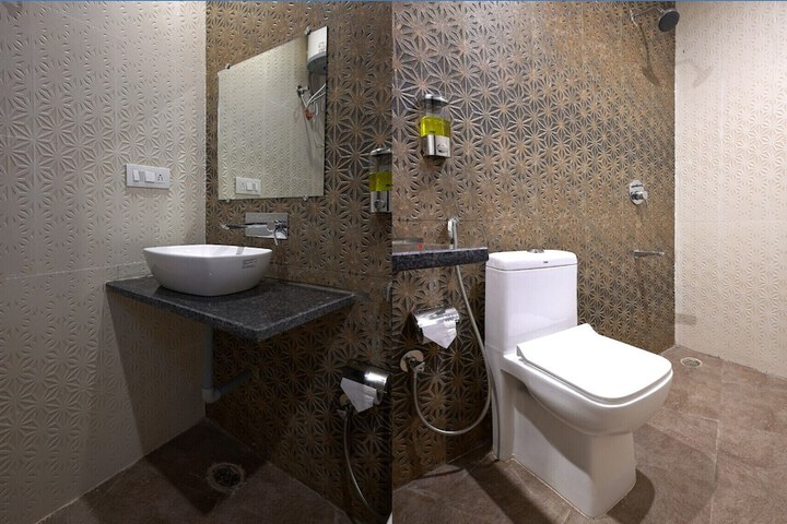 Room 16 of 29