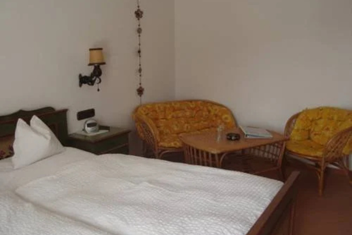 Room 5 of 13