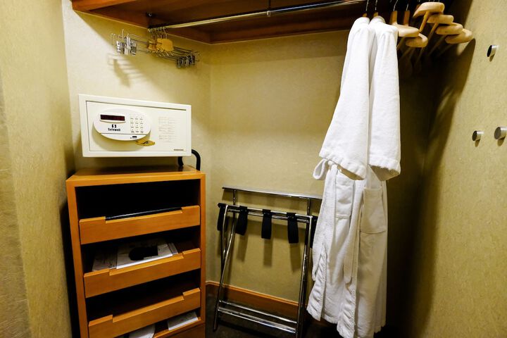 Room 41 of 67