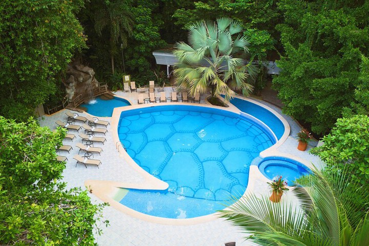 Pool Hotel