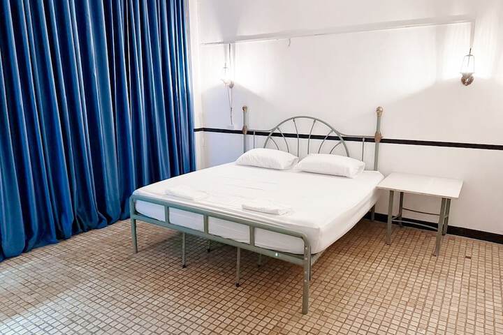 Room 12 of 15