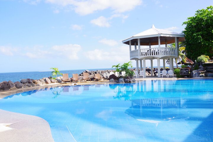Hotel with Pool