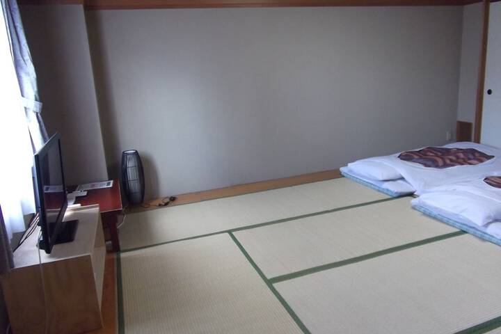 Room 13 of 45