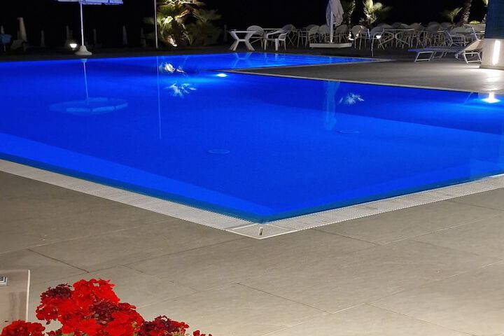Pool 67 of 108