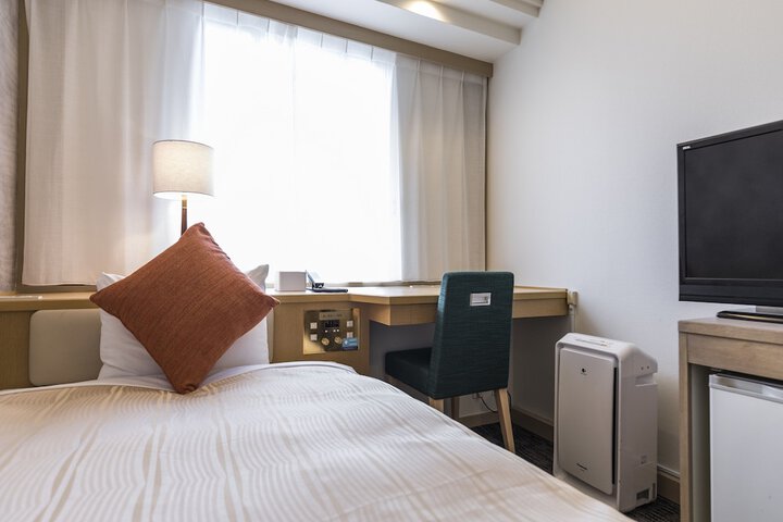 Room 30 of 86