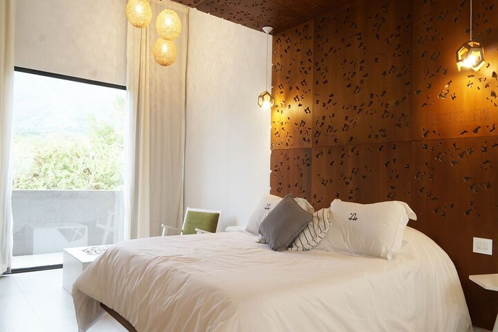 Room 6 of 67