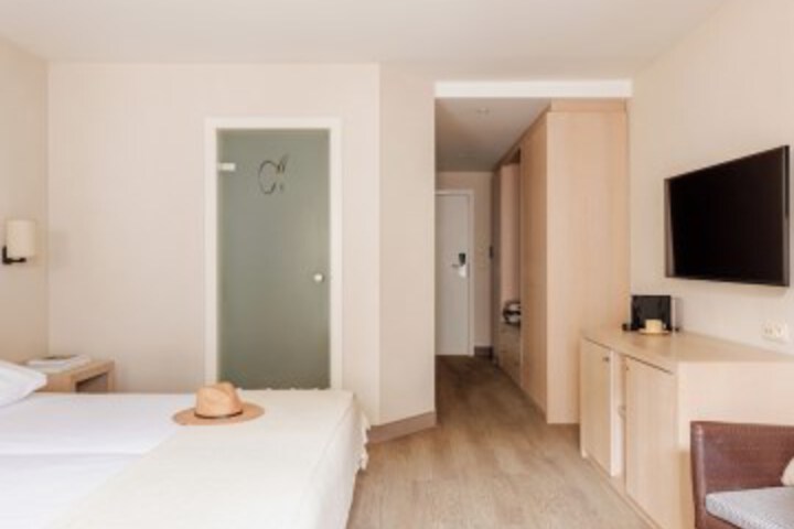 Room 15 of 39