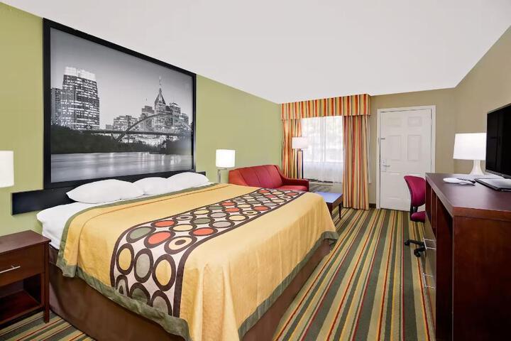 1 King Bed (8 of 9)
