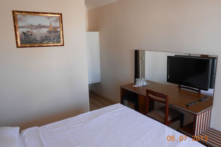 Room 16 of 97