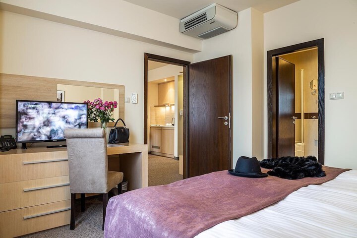 Room 13 of 47