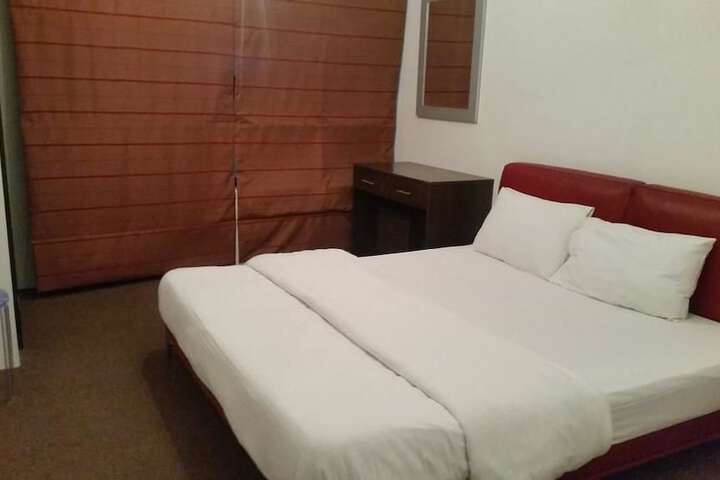Room 4 of 22