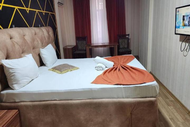 Room 17 of 105