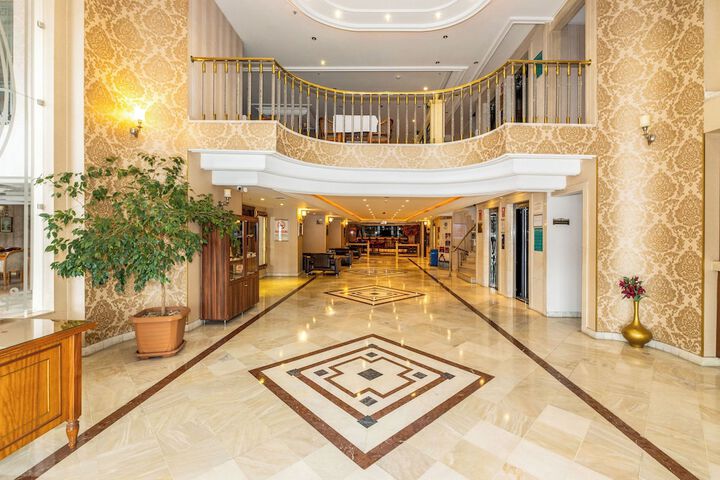 Guest Lobby