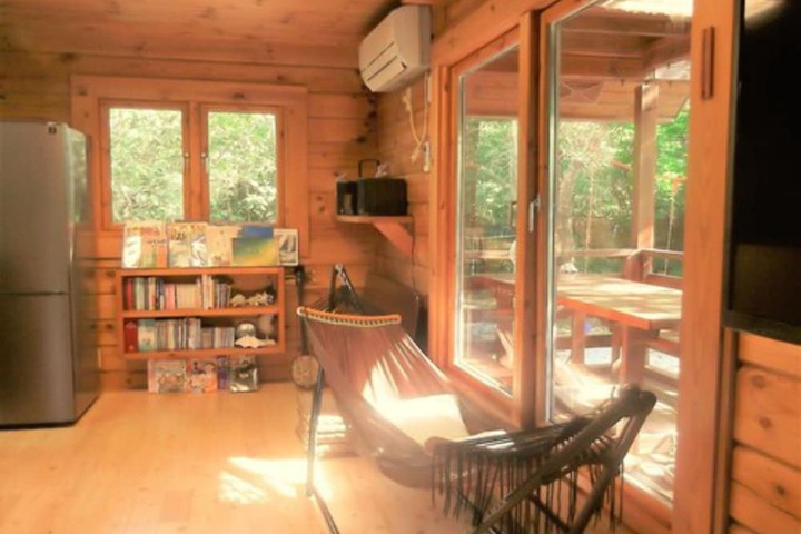 Room 6 of 28