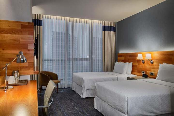Room 10 of 21