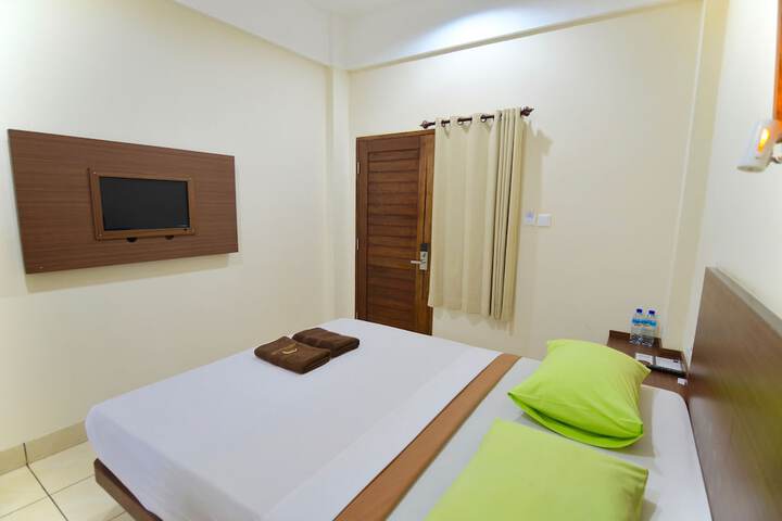 Room 8 of 43