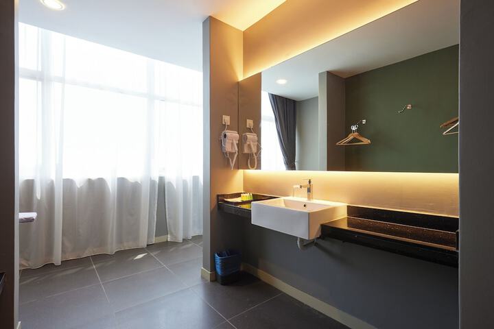 Room 43 of 87