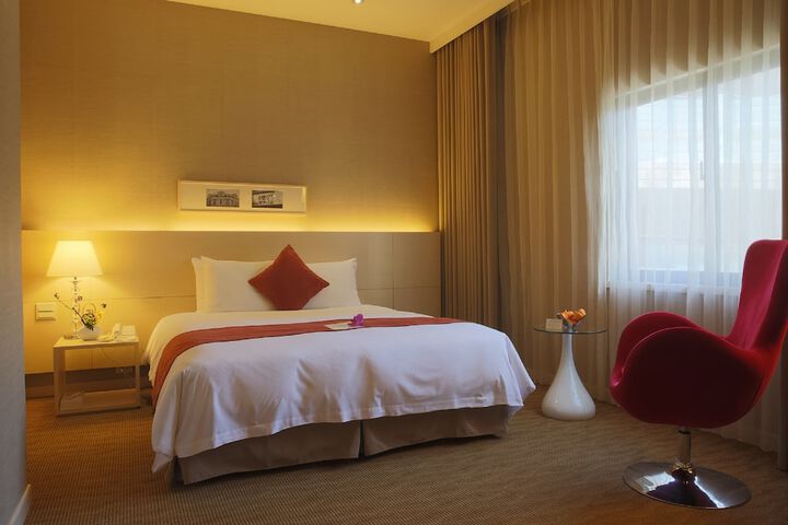 Room 30 of 64