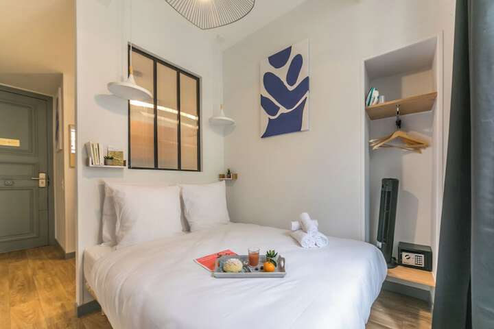 Room 26 of 185