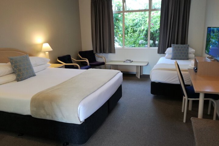 Room 2 of 30
