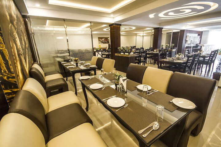 Dining 14 of 22