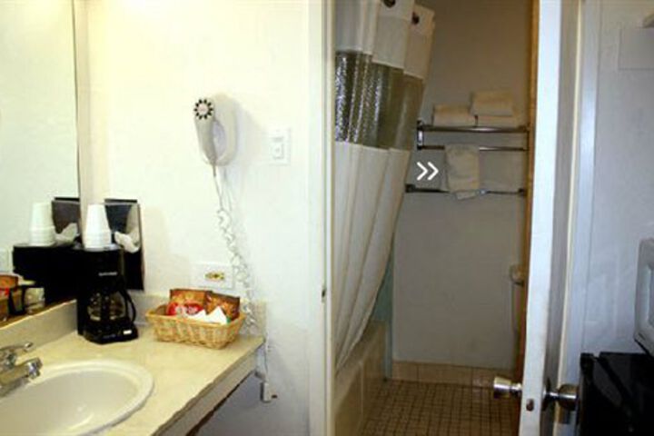 Room 35 of 70