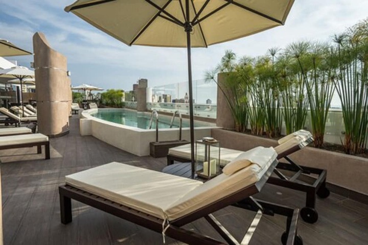 Pool Hotel