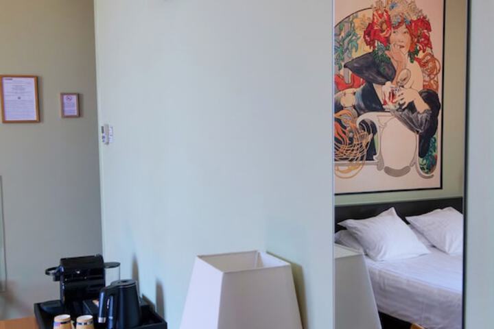 Room 72 of 103