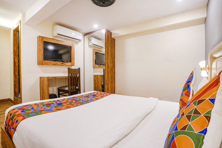 Room 10 of 27