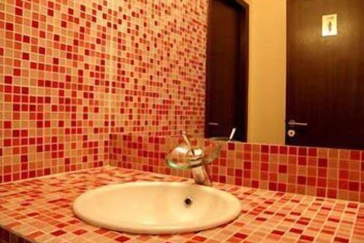 Clean Restrooms