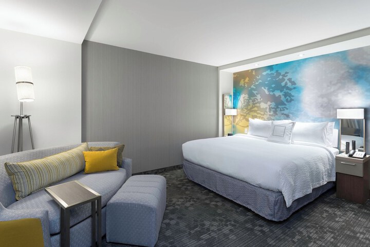 Room 8 of 34