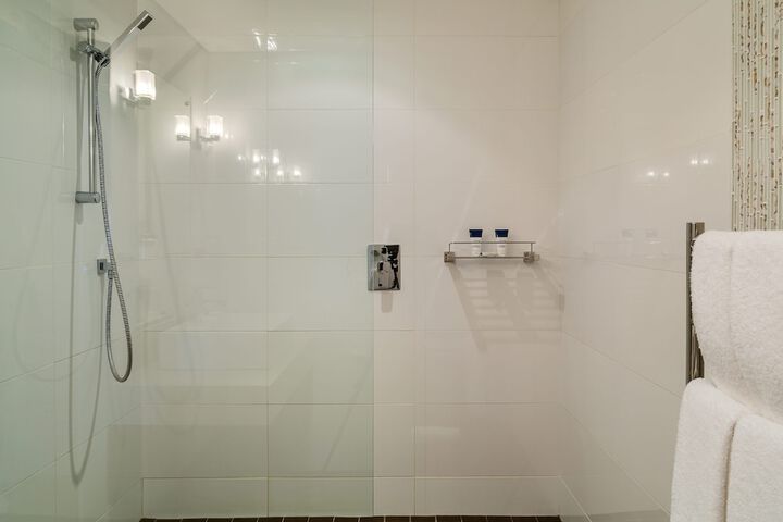 Room 14 of 66