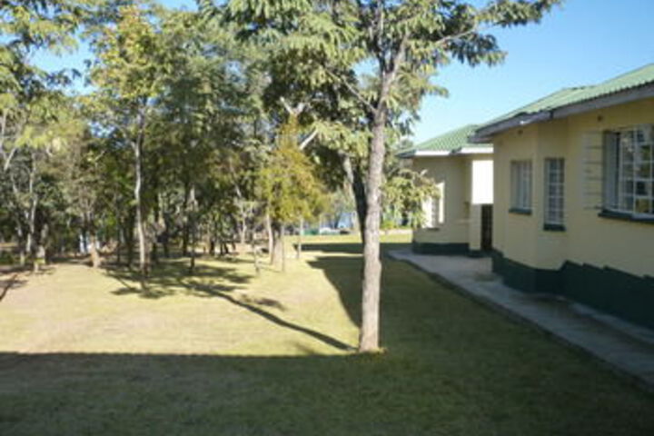 Daisy Executive Lodge