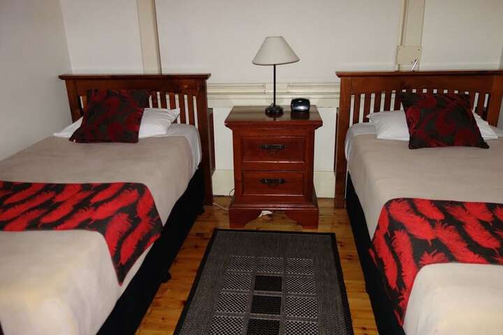 Room 10 of 34