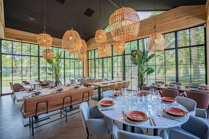 Dining 6 of 8