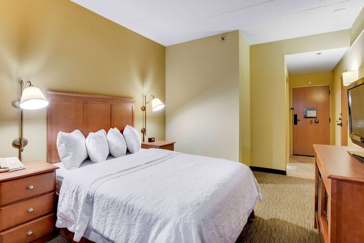 2 Double Beds (3 of 8)