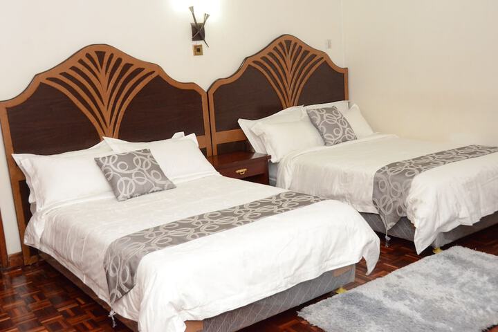 Room 4 of 16
